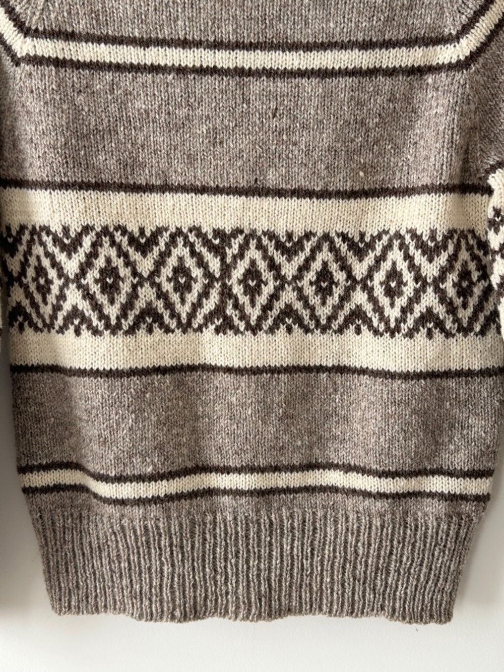 Kauri Kraft 100% Pure Virgin Wool Handknit Cowichan Style Cardigan - Picture 13 of 16